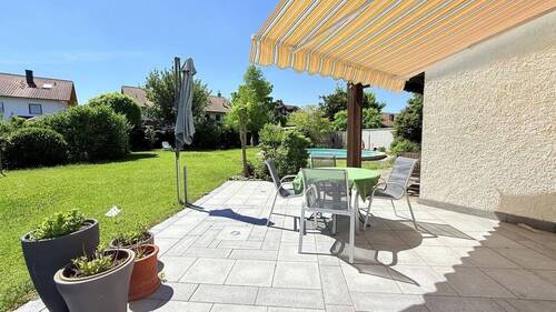 Terrasse mit Essbereich - 