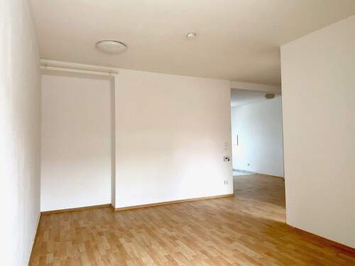 Wohnbereich zweite Hälfte_2 - Helle Dachgeschosswohnung in angesagter Lage (inkl. Küche)