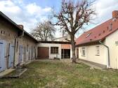 Außen - Hof - 