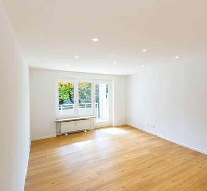 Heller Wohnbereich. - Renovierte 3-Zimmer Wohnung zum Erstbezug.