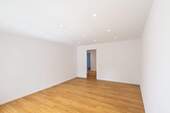 Hochwertig gestaltet mit Deckenspots. - 3 Zimmer Etagenwohnung in München