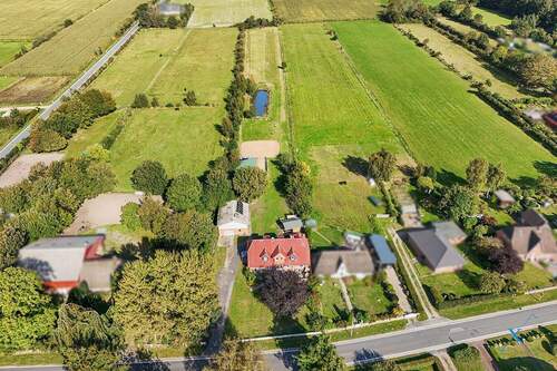 Vogelperspektive - 8 Zimmer Einfamilienhaus in Bordelum / Büttjebüll