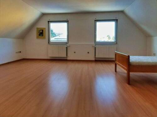 Wohn- Schlafzimmer DG - 