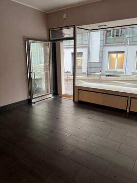 Eingang.jpg - 1 Zimmer Gewerbeobjekt (Büro, Produktion, Verkauf) in Baden-Baden