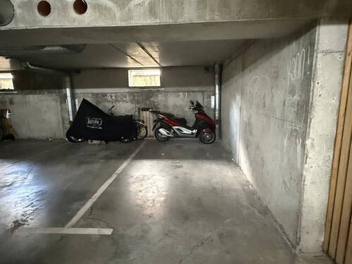Tiefgaragenstellplatz im UG - 