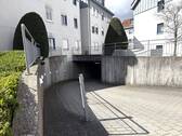 Einfahrt zur Tiefgarage - 