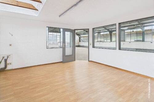 Büro in der Werkhalle - 