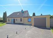 Hofansicht - 5 Zimmer Einfamilienhaus zum Kaufen in Wahlstedt