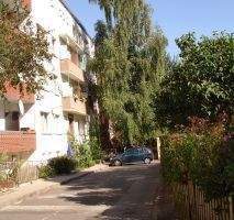 Hausansicht - Helle, citynahe 2-Zi-Whg. mit großer Küche + Balkon - direkt am Südkanal