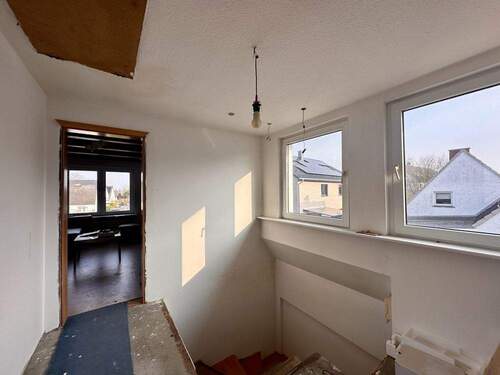 Heller Flur im Dachgeschoss - 