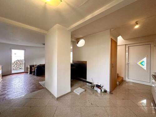 Offener Eingangs- und Wohnbereich - 