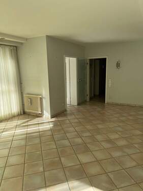 Wohnzimmer.jpeg - 3 Zimmer Etagenwohnung in Baden-Baden