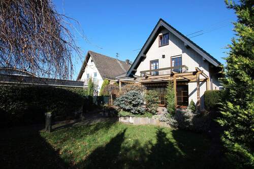 Gartenansicht - 6 Zimmer Einfamilienhaus in Niederkassel