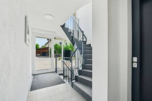 Treppenhaus - Etagenwohnung mit 80,00 m&sup2; in Mering zum Kaufen