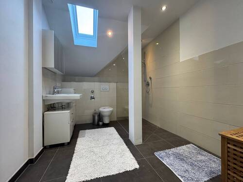 Tageslichtbadezimmer - Etagenwohnung mit 80,00 m&sup2; in Kempten (Allgäu) zum Kaufen