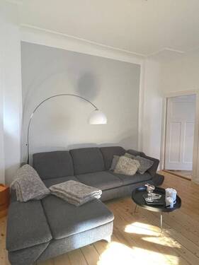 Wohnzimmer - Traumhafte Altbauwohnung im Herzen Berlins – Stilvoll, ruhig und zentral!