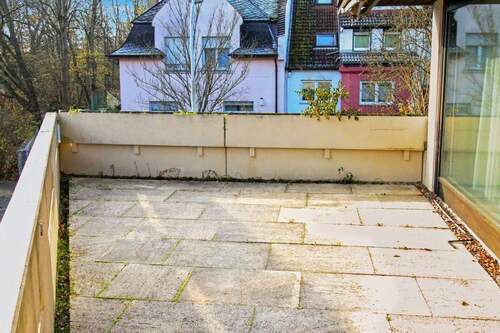 große Terrasse - 3 Zimmer Einfamilienhaus in Neu-Isenburg