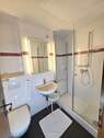 Das Badezimmer mit Dusche - 
