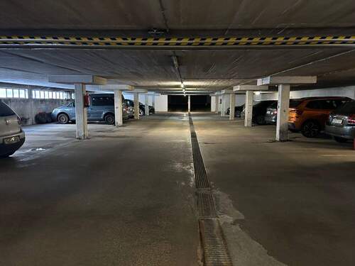 Tiefgarage - Garage, Stellplatz in Hannover