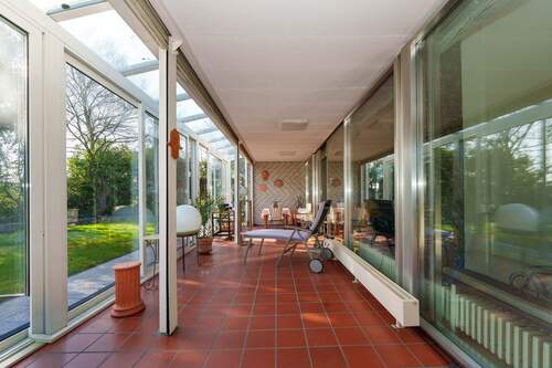 Terrassenbereich mit Gartenzugang - 