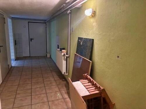 geräumiger Keller - 