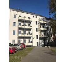 Moderne 4-Raum-Wohnung mit großem Balkon und Fahrstuhl zu vermieten! Eigener Parkplatz im Hof! - Chemnitz Zentrum
