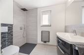 Erdgeschoss Duschbad II - 
