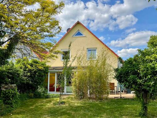 Hausansicht - 5 Zimmer Doppelhaushälfte zum Kaufen in Wennigsen