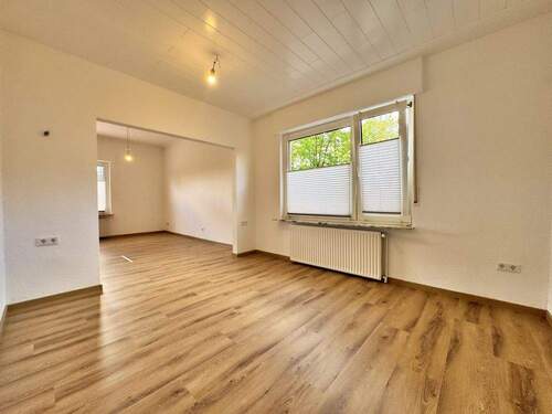 Esszimmer linke Hausseite - 