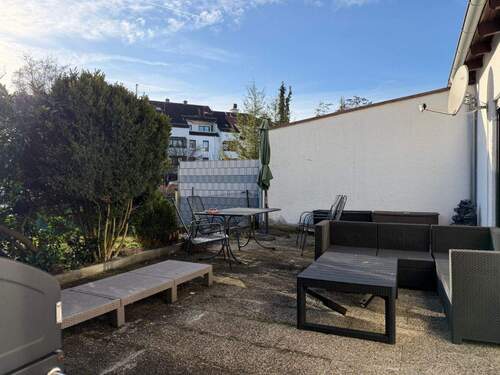 Herrlich große Südterrasse - 4 Zimmer Mehrfamilienhaus, Wohnhaus in Neusäß