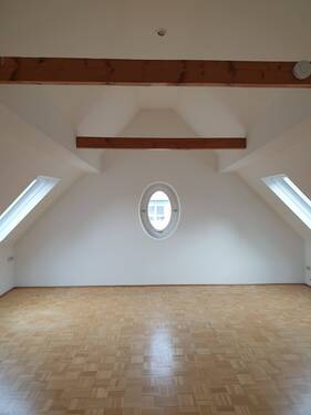 Schlafzimmer von Türe aus - 