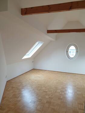 Schlafzimmer links von Türe aus - 