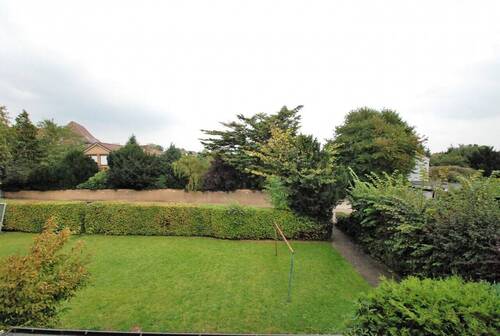 Blick von oben auf den Vorgarten - 