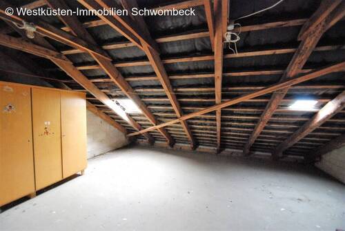 teilweise ausbaufähiger Dachboden - 