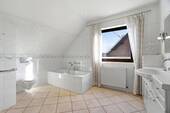 Badehzimmer Dachgeschoss - 