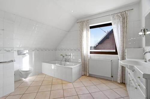 Badehzimmer Dachgeschoss - 
