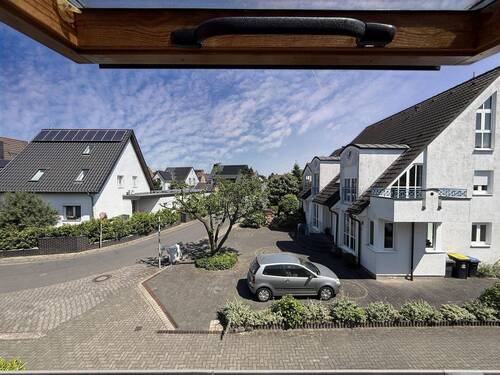 Aussicht vom Dachgeschoss zur Straße - Doppelhaushälfte mit 164,50 m&sup2; in Düsseldorf zum Kaufen