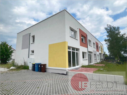 Seitenansicht - 4 Zimmer Reihenendhaus zum Kaufen in Hohenmölsen