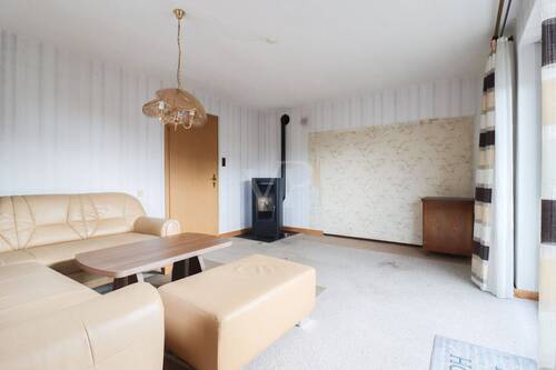 Wohnzimmer OG - 6 Zimmer Mehrfamilienhaus, Wohnhaus in Schopfloch