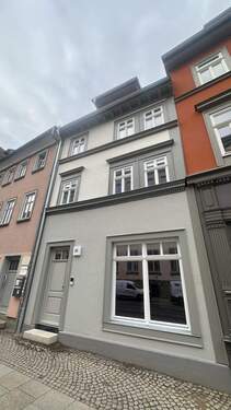 Hausansicht - Wohnen und Arbeiten an einem Ort 