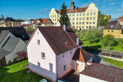 Luftbild - Einfamilienhaus mit 170,00 m&sup2; in Amberg zum Kaufen