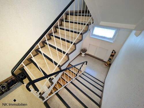 Treppenhaus - 3 Zimmer Etagenwohnung in Limbach-Oberfrohna