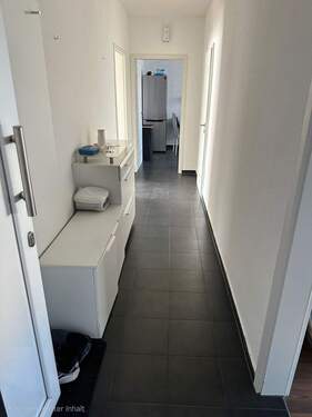 Flur - 2 Zimmer Etagenwohnung zur Miete in Pforzheim
