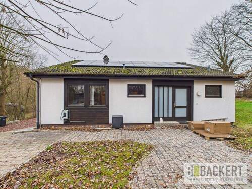 Ansicht Hauseingang - 4 Zimmer Einfamilienhaus zum Kaufen in Bayreuth