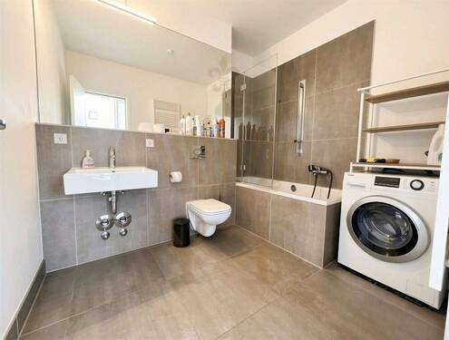 Badezimmer - Etagenwohnung mit 52,60 m&sup2; in Berlin zur Miete