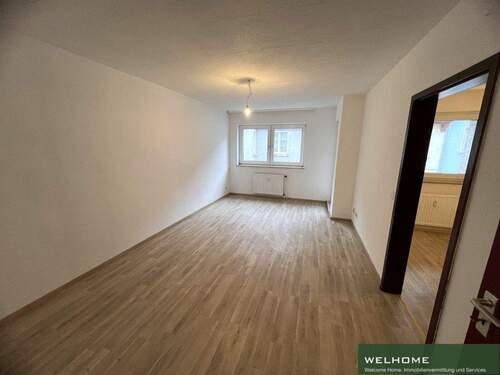 Wohnzimmer - 2 Zimmer Etagenwohnung in Frankfurt am Main