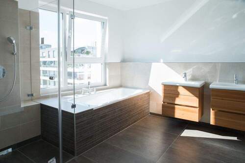 Badezimmer - 4 Zimmer Etagenwohnung in Ludwigshafen