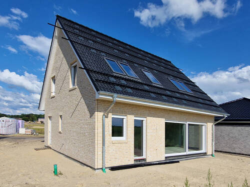 Beispiel Abbildung mit Sonderleistung - 4 Zimmer Einfamilienhaus in Schenefeld