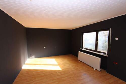 Bild 2 - 7 Zimmer Mehrfamilienhaus, Wohnhaus zum Kaufen in Wölfersheim