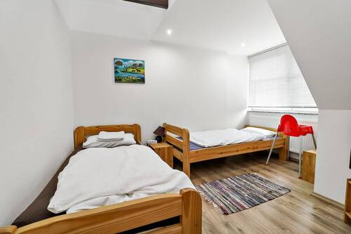 Zimmer 2 - 